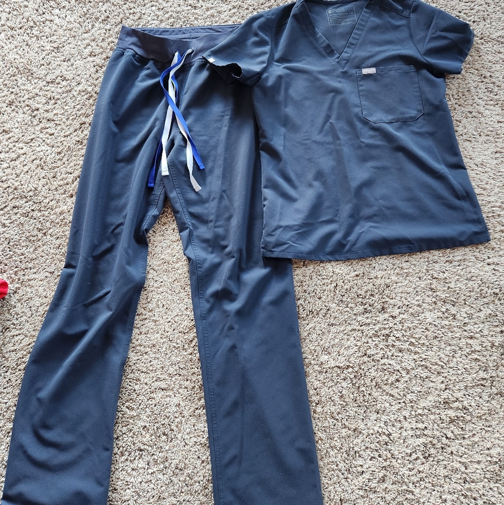 Quiet Navy figs set